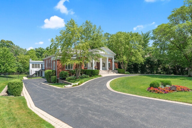 Building Photo - 493 Hazel Ave