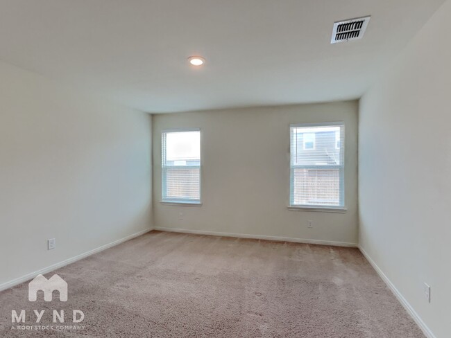 Building Photo - 12061 Latour Vly