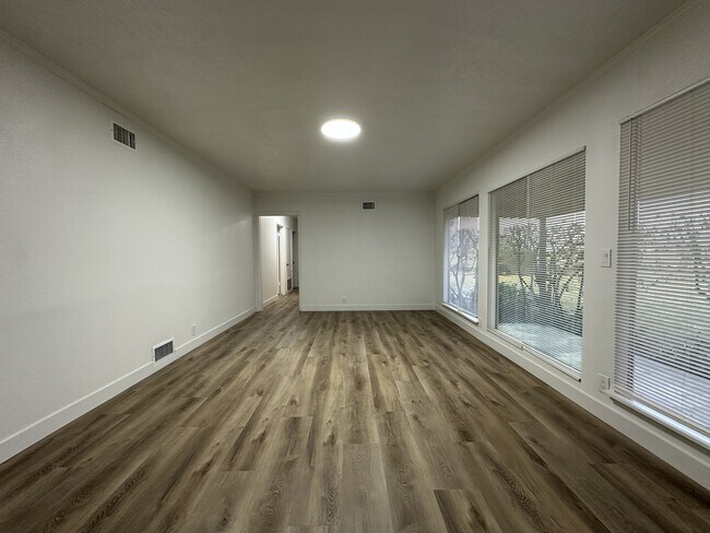 Building Photo - 13051 Baker Ave