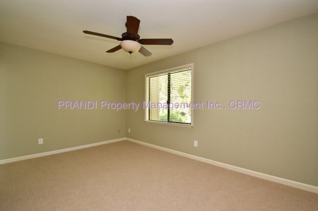 Building Photo - Lovely 3-Bedroom Townhouse in Desirable Pa...