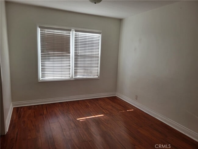 Building Photo - 1626 W 204th St