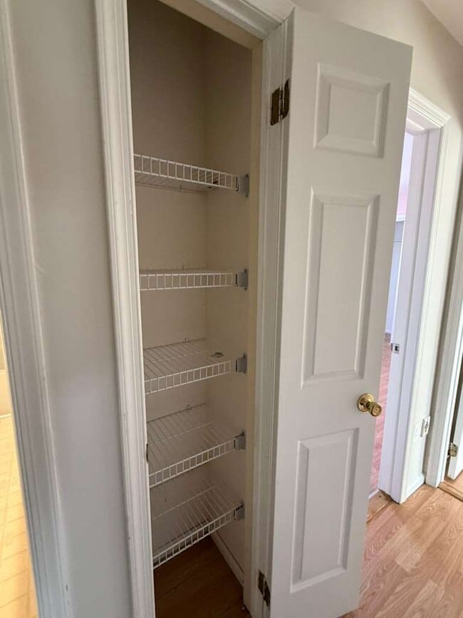 Building Photo - 1 Sunnydale Ct