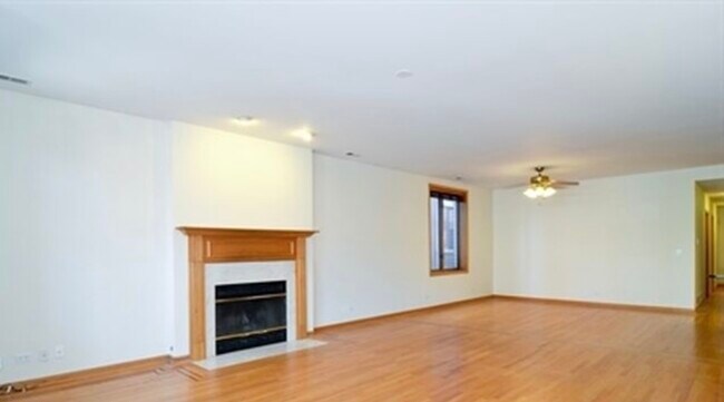 Building Photo - 2533 N Halsted St