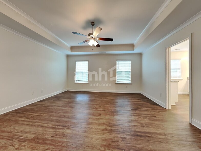 Building Photo - 1512 Weatherbrook Cir
