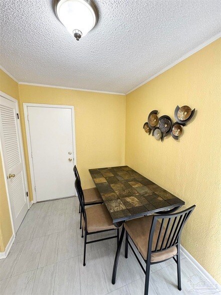 Building Photo - 6320 Denver Ave