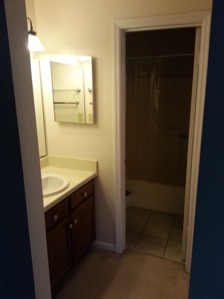 Master Bathroom - 132 Edgewater Ln