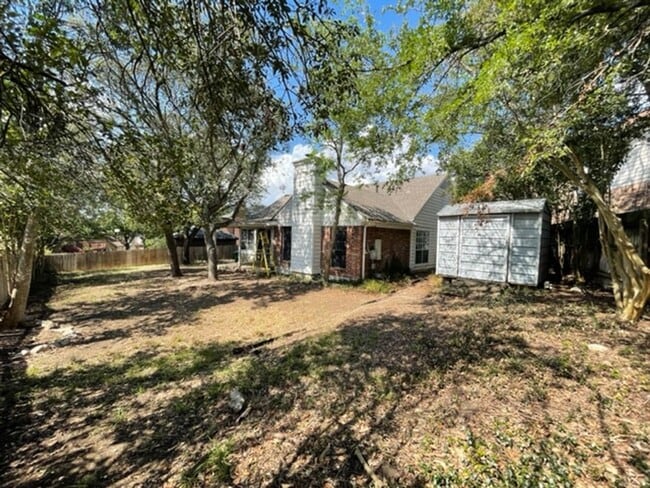 Building Photo - Move In Special! Beautiful 4-Bedroom, 2-Ba...