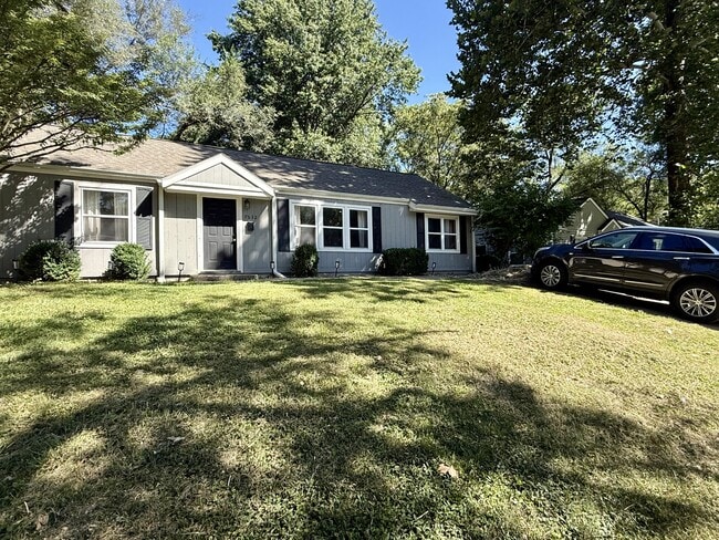 Building Photo - 7632 Rainbow Dr