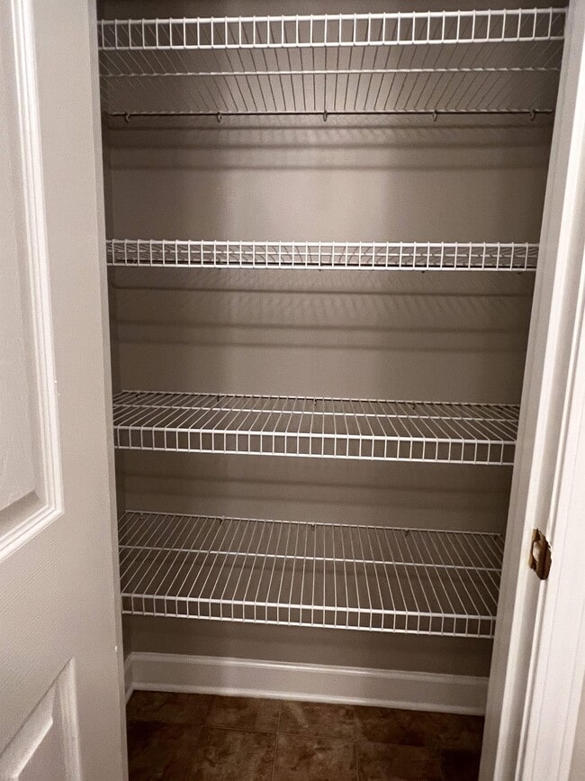 Building Photo - 708 Tattnall Dr