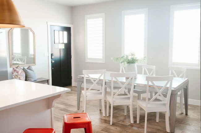 Building Photo - Short term lease options! Spacious Condo in Washington