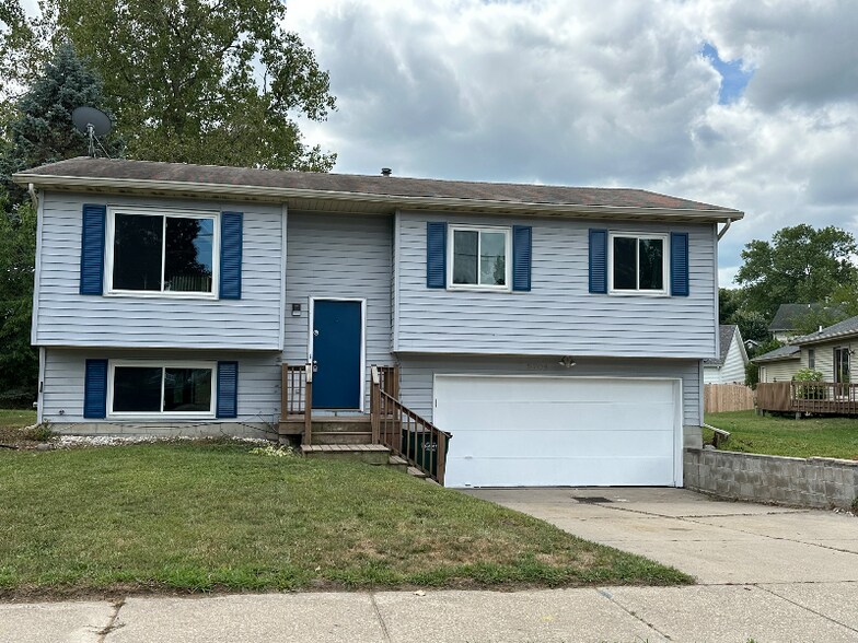 Primary Photo - 5704 Selfridge Blvd