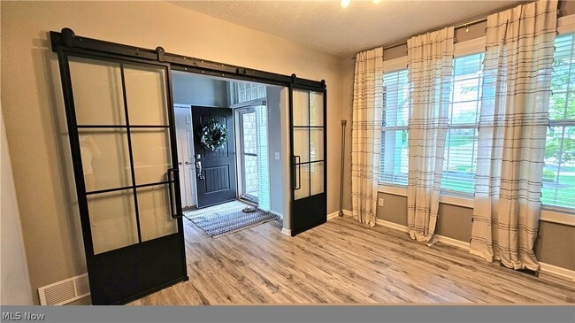 Building Photo - 9337 Ellis Way