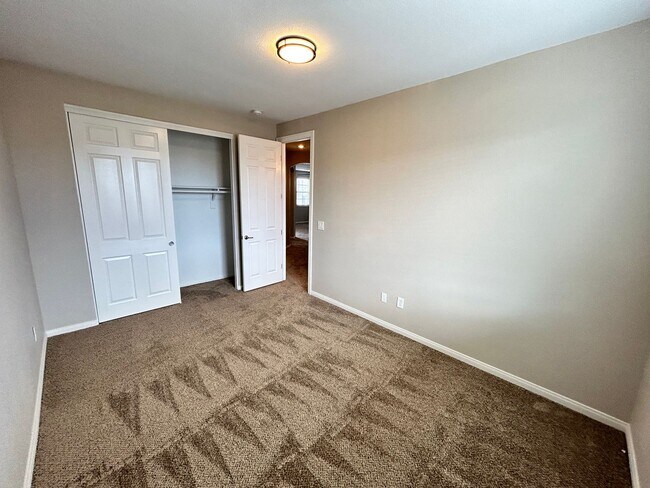 Building Photo - Beautiful 4/Bed/3Bath/2Car Two-Story Home with Loft and Office in Providence!