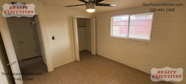 Building Photo - Country Club & Fort Lowell area - 2 Beds 1...