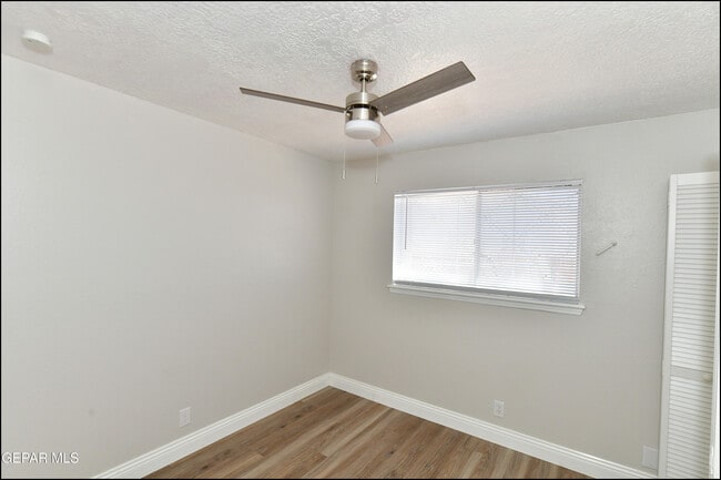 Building Photo - 4749 Tropicana Ave