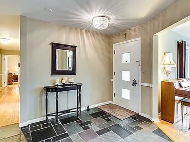 Building Photo - 3336 Overland Pass