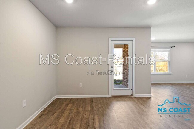 Building Photo - 15236 Cypress Way