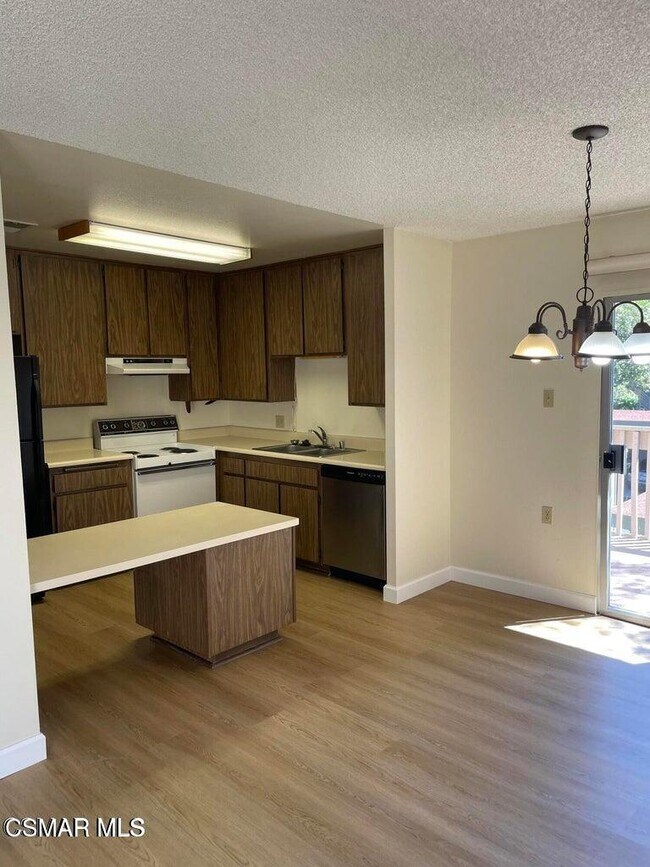 Building Photo - 286 Oak Leaf Dr
