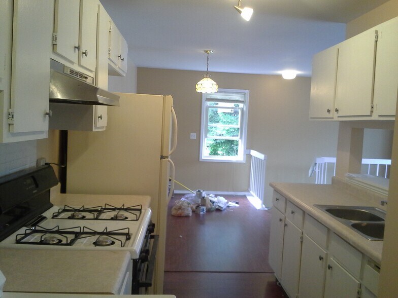 Building Photo - 228 Dakota Ct