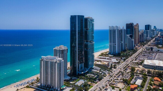 Building Photo - 18555 Collins Ave