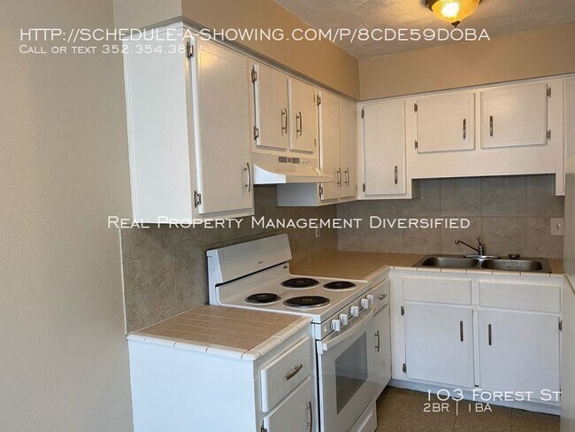 Building Photo - Great Location - 2/1 **WON'T LAST**