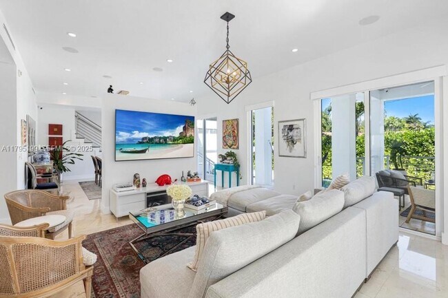 Building Photo - 689 Glenridge Rd