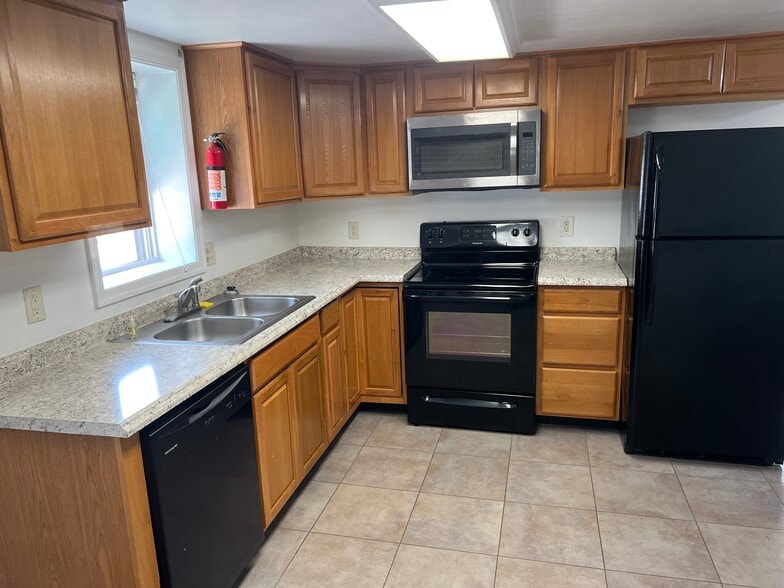 Kitchen - 7019 Church Hill Rd