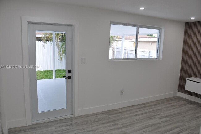 Building Photo - 261 NW 46th Ave