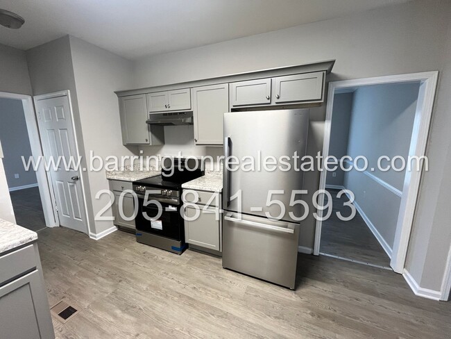 Building Photo - Helena