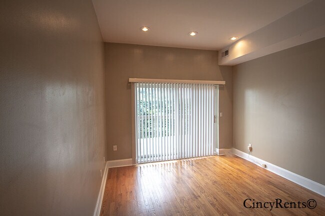 Building Photo - 61 Mulberry St