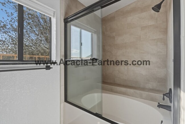 Building Photo - Three Bedroom/Two Bath Home