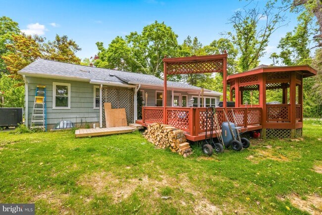 Building Photo - 1570 Overlook Dr