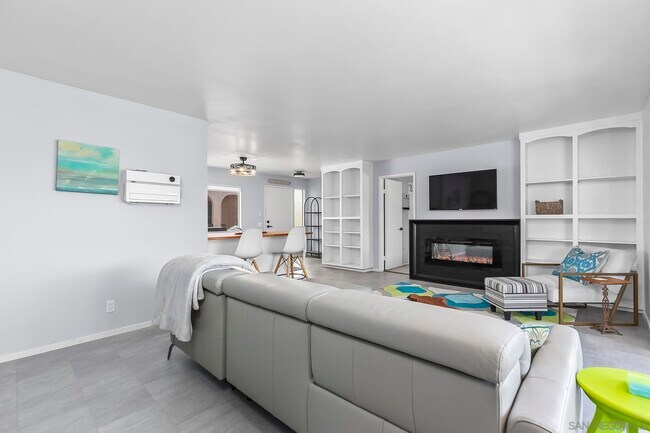 Building Photo - 2510 Clairemont Dr