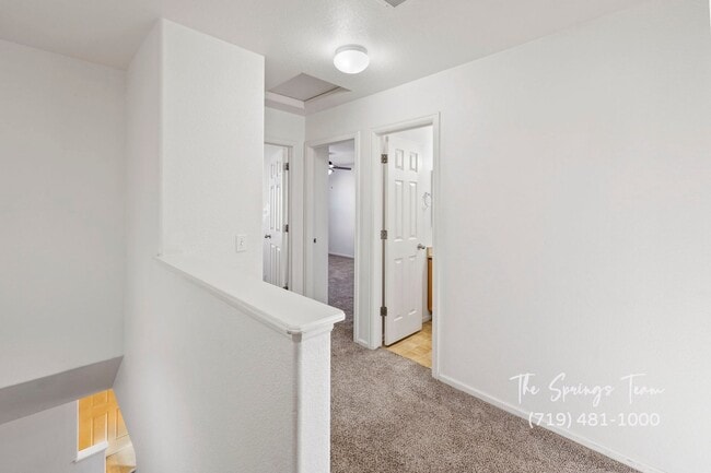 Building Photo - SPACIOUS 3BD/2.5BA TOWNHOME at THE BLUFFS AT SPRING CREEK with A/C **$500 move-in credit with a 1...