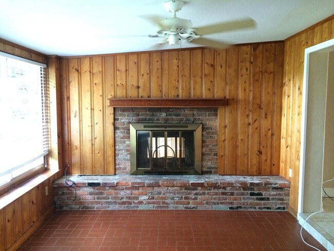 Building Photo - 6714 Nina Rosa Dr