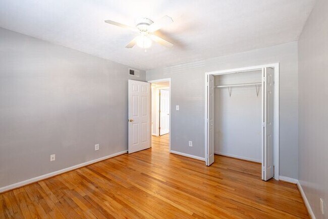 Building Photo - Peachtree Hills Court, 2-bedroom Atlanta address in the heart of the hills for $1400-month