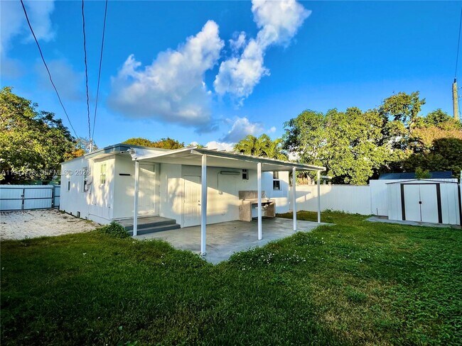 Building Photo - 5430 SW 7th St