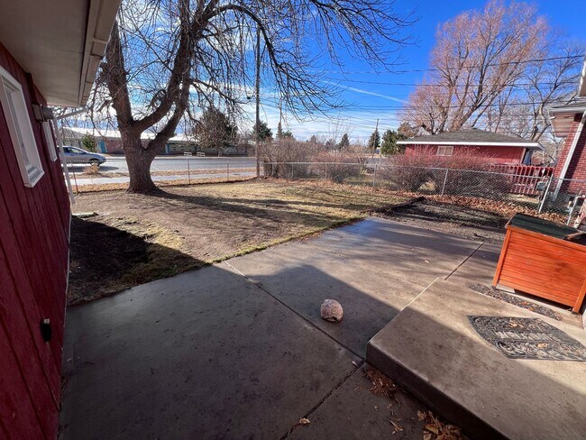 Building Photo - Charming duplex - 2bedroom, 1 bath