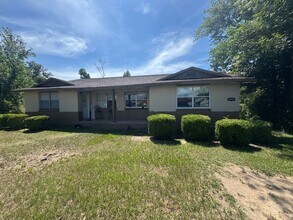 Building Photo - 2 Bedroom 1 Bathroom Duplex in Marianna Fl