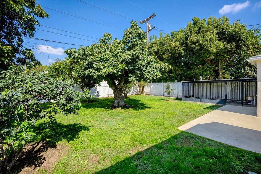 Building Photo - 905 Graynold Ave