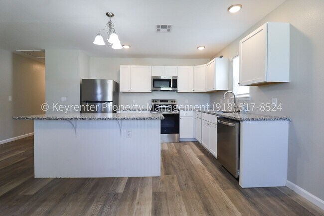 Building Photo - 4124 W 56th Pl