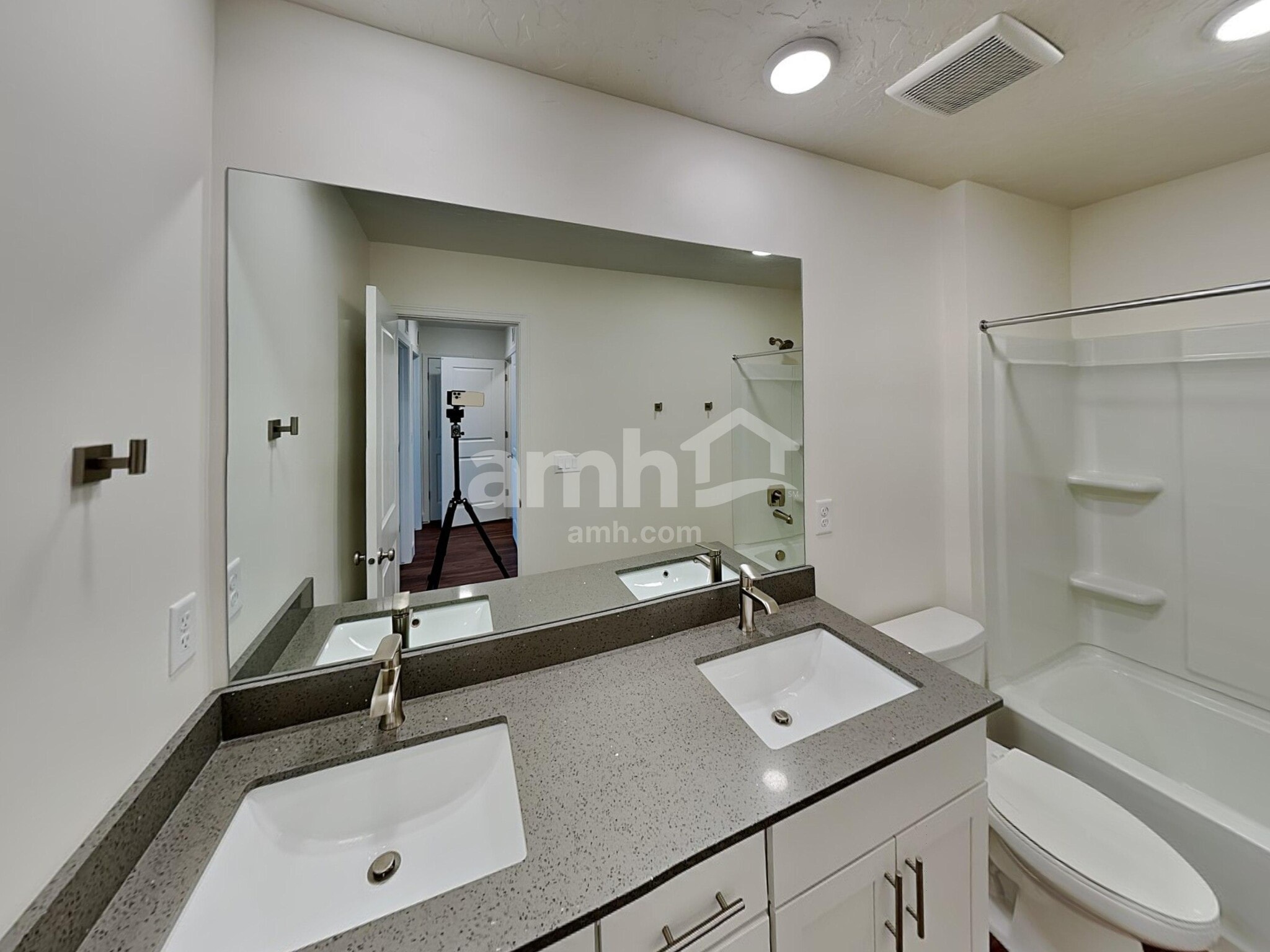 Building Photo - 6578 Old Forest Dr