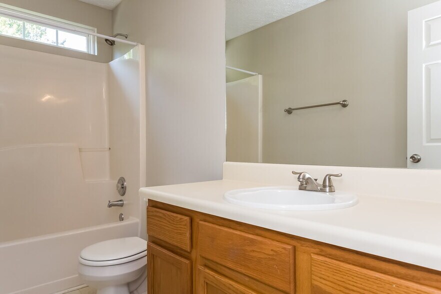 Building Photo - 235 Osmanthus Way
