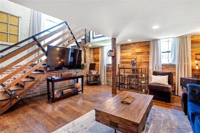 Building Photo - 650 Glen Iris Dr NE