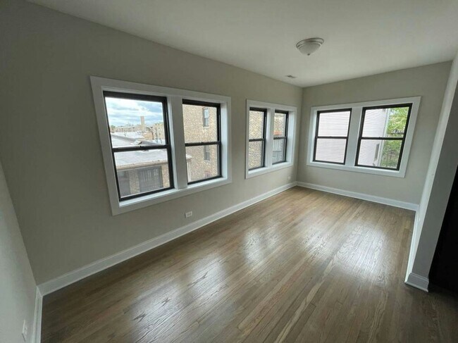 Building Photo - 3407 W Fullerton Ave