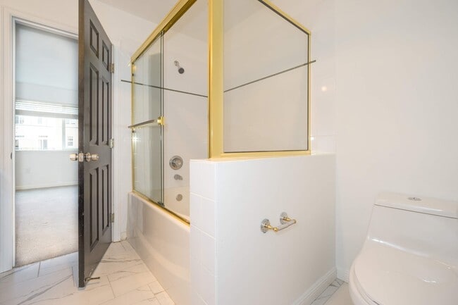 Building Photo - 9223 122nd Ct NE