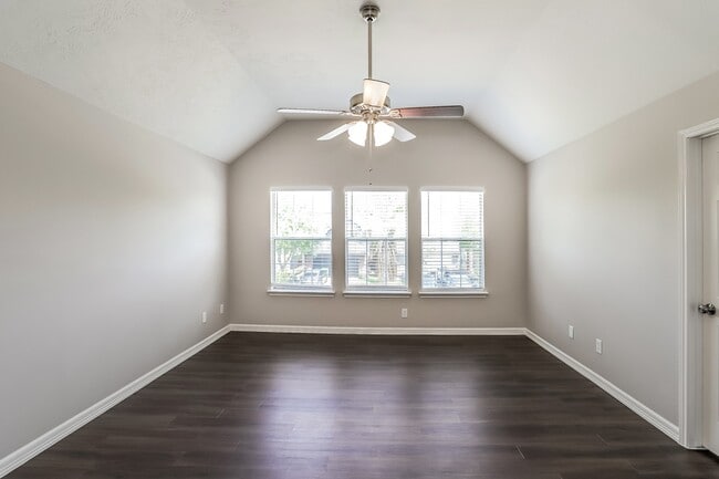 Building Photo - 8238 Fuqua Gardens Dr
