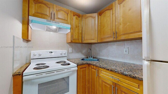 Building Photo - 426 NW 13th Ave