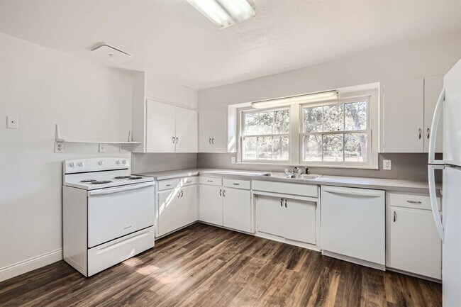 Building Photo - 7348 US-183