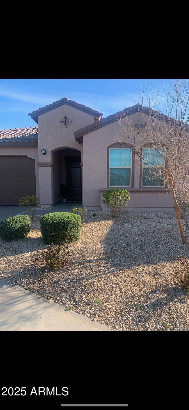 Primary Photo - 11137 W Parkway Dr